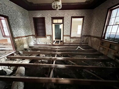 413 W Creek St, Fredericksburg, TX 78624 - photo 6