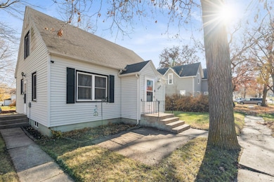 403 2nd St S, Coggon, IA 52218 - photo 4