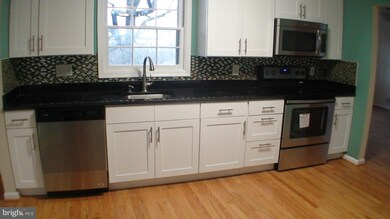 12813 Pine Tree Ln, Fort Washington, MD 20744 - photo 5