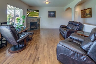 3390 SW Newberry Ave, Redmond, OR 97756 - photo 7