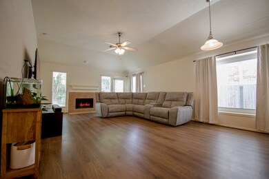 7218 Junco Dr, Houston, TX 77040 - photo 6