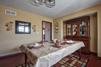 859 E Remington Square, La Porte, IN 46350 - photo 5