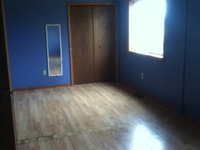 # 262-168143-bedroom