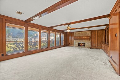 Now into the living space. This chic living room s