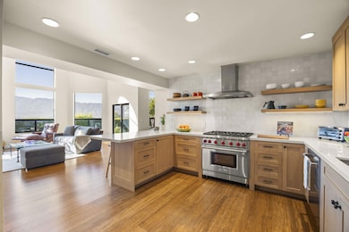 1d-web-or-mls-UpmarketMedia_10920-126