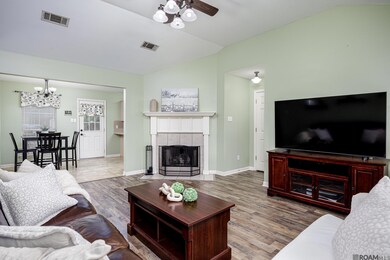 38125 Hidden Point Dr, Geismar, LA 70734 - photo 2