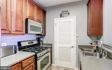 21228 Mcfadden Square unit 211, Sterling, VA 20165 - photo 6