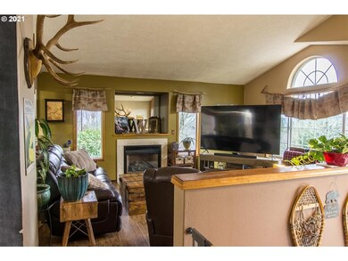 427 SW 30th Ct, Troutdale, OR 97060 - photo 4