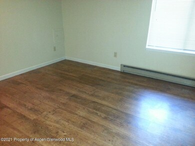 RIGHTBEDROOM