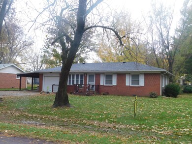 415 N Audrain St, Sturgeon, MO 65284 - photo 3