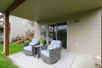 Covered lower entertaining area