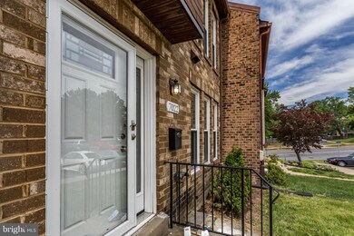 7022 Cipriano Woods Ct, Lanham, MD 20706 - photo 2