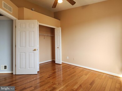 9296 Cardinal Forest Ln unit 301, Lorton, VA 22079 - photo 7