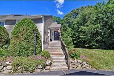 69 Laurelwood Dr, Hopedale, MA 01747 - photo 2