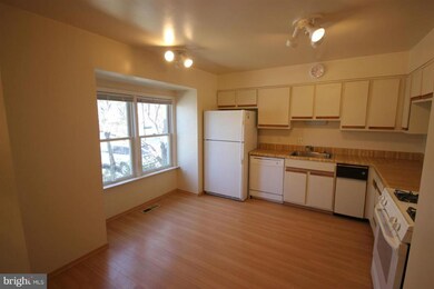 3075 White Birch Ct, Fairfax, VA 22031 - photo 4