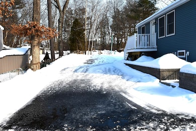 9 Hilda Ave, Derry, NH 03038 - photo 3