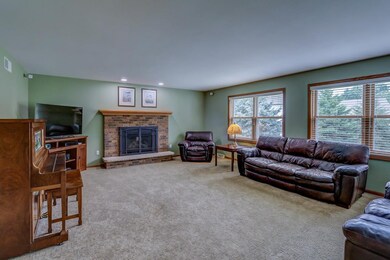 1275 Kerry Dr, Sun Prairie, WI 53590 - photo 7