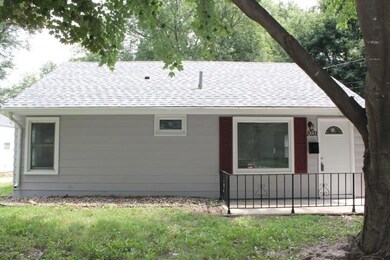 1031 69th St, Windsor Heights, IA 50324 - photo 3