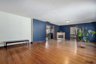 Living Room 4
