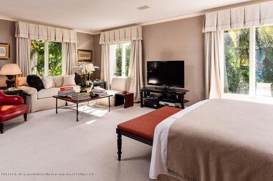 Master Bedroom w Sitting Area MLS