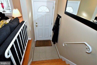 1008 Circle Dr, Halethorpe, MD 21227 - photo 4