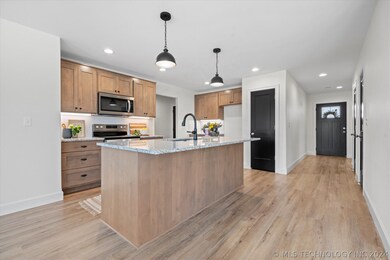 5823 Coldspring Ln, Bartlesville, OK 74006 - photo 3