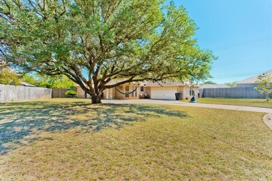 503 Preston Ct, Cleburne, TX 76033 - photo 4