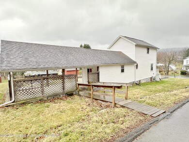 426 2nd St, Eynon, PA 18403 - photo 4