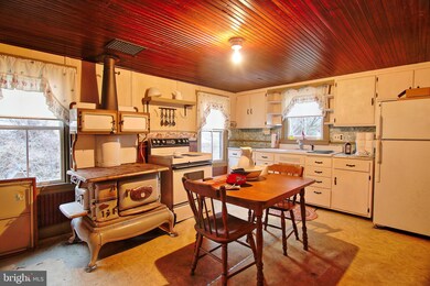 240 Poplar Rd, Boyertown, PA 19512 - photo 4