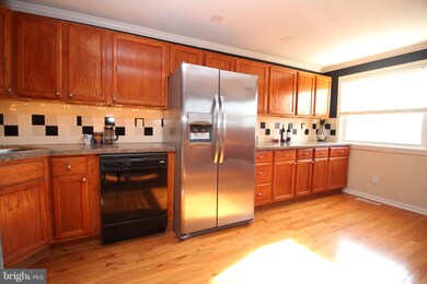 802 Wedgewood Dr, Lansdale, PA 19446 - photo 2