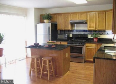 13126 Kidwell Field Rd, Herndon, VA 20171 - photo 6