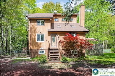 205 Victory Ln, Long Pond, PA 18334 - photo 3