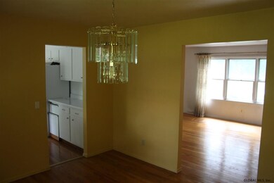 852 Hereford Way, Schenectady, NY 12309 - photo 4