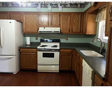 Kitchen. Newer Refrigerator