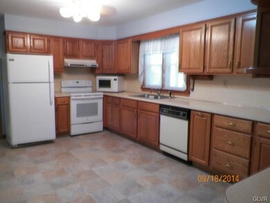 1642 Pen Argyl Rd, Pen Argyl, PA 18072 - photo 7