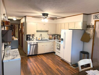 669 10th St NE, Linton, IN 47441 - photo 3