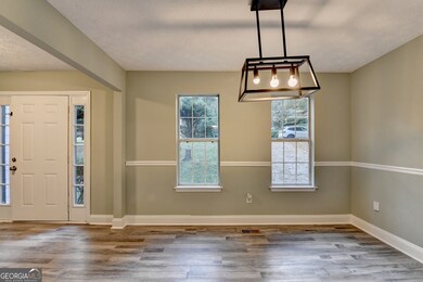 3948 Old Lantern Dr, Lithonia, GA 30038 - photo 5