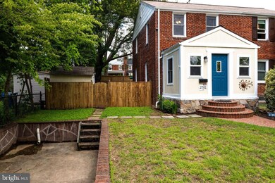 2702 Albemarle Dr, Alexandria, VA 22303 - photo 2