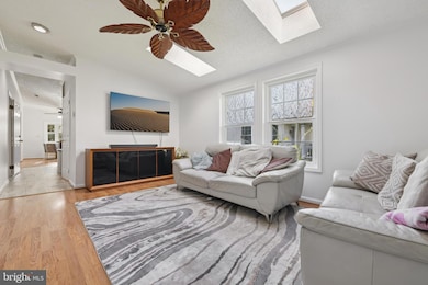 8911 Josephs Coat Ct, Jessup, MD 20794 - photo 6