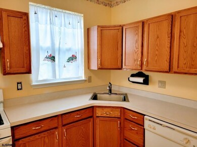 556 Carlisle Ln, Galloway, NJ 08205 - photo 5