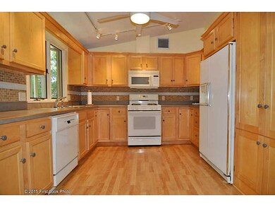 7 Leigh Ln, Riverside, RI 02915 - photo 6