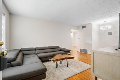 35 Topton Way unit 2W, Saint Louis, MO 63105 - photo 5