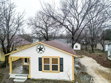 307 Avenue A, Ennis, TX 75119 - photo 5