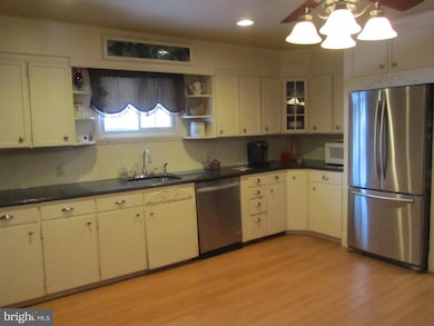 203 Washington Ave, Laurel Springs, NJ 08021 - photo 4