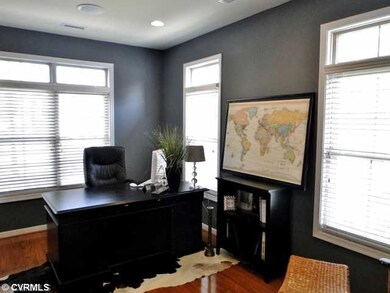 Executive Office/Suite - Gorgeous 1st Floor Office