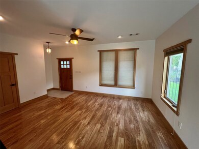 914 Eubanks St, Houston, TX 77022 - photo 2