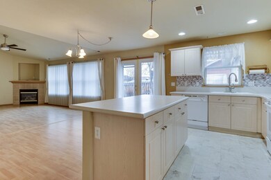 8-web-or-mls-3328 SW Indian Place-8