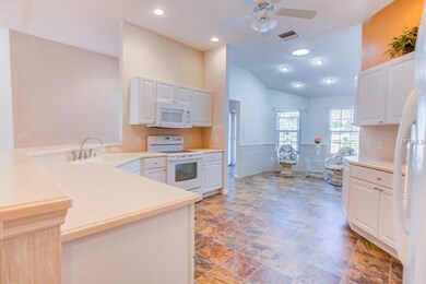 17424 SE 72nd Deer Run Ave, The Villages, FL 32162 - photo 6