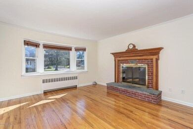 1 Janet Ct Greenwich CT-large-015-14-1 J