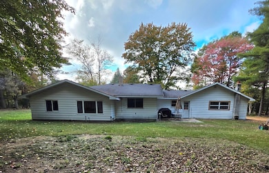 186 N Everett Rd, Harrisville, MI 48740 - photo 2